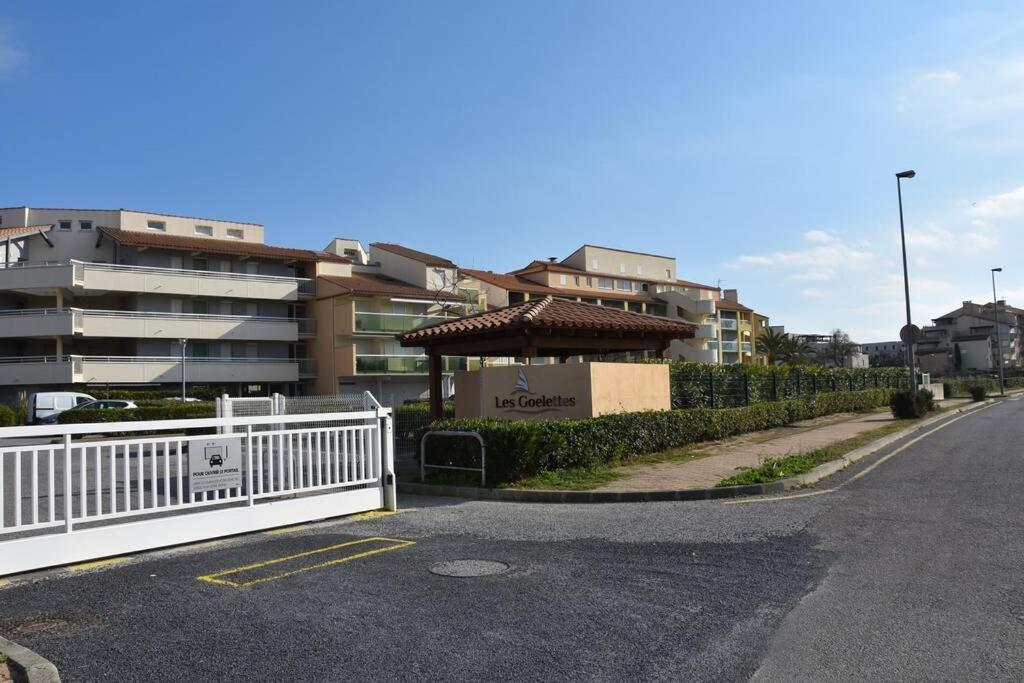 Les Goelettes - Appartement En Rdc Avec Acces Direct A La Plage แซงต์-ซีเปรียง ภายนอก รูปภาพ